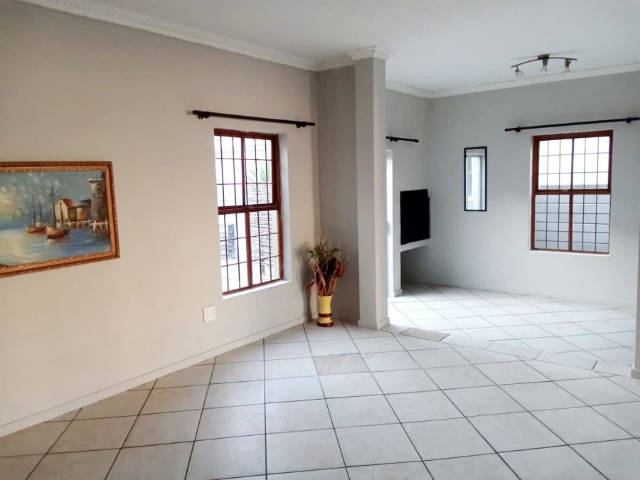 2 Bedroom Property for Sale in Parklands Western Cape